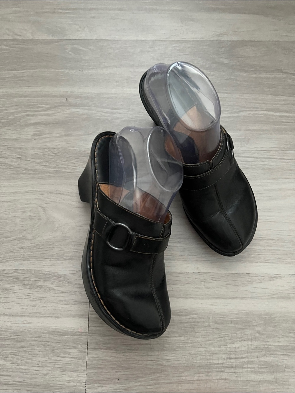 Born Women’s Black Leather Platform Mule Clogs Size 8 Buckle Comfort Shoes